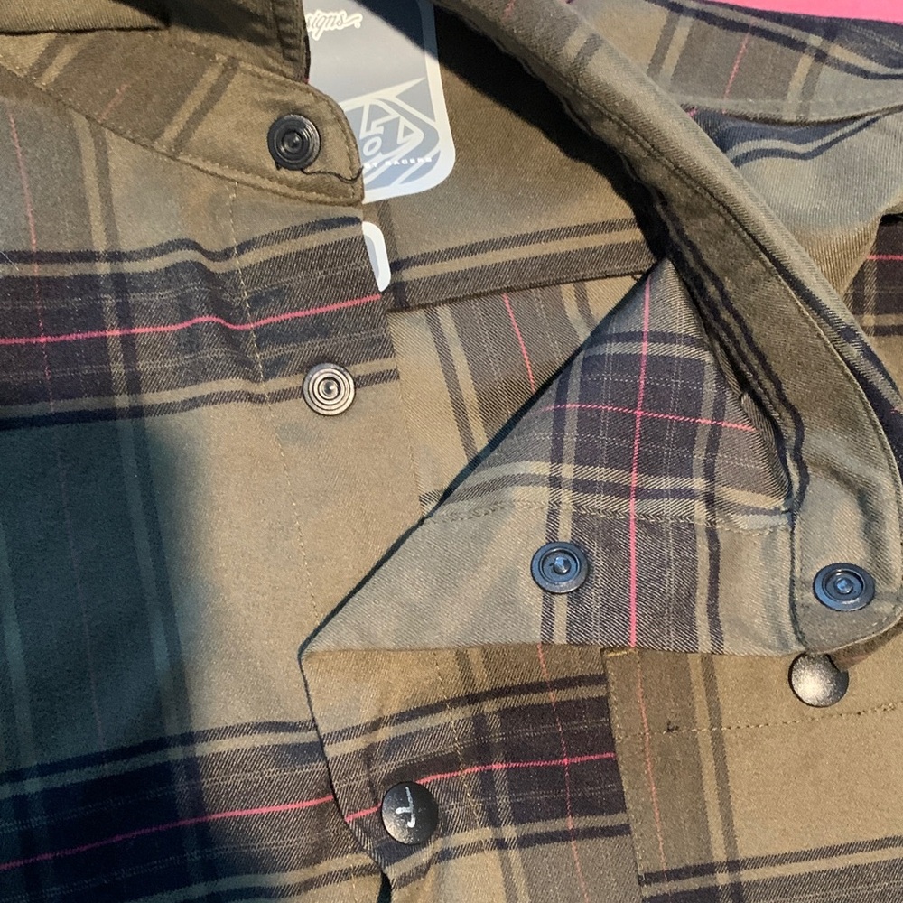 TLD Olive Plaid Grind Flannel EUC - Picture 3 of 5